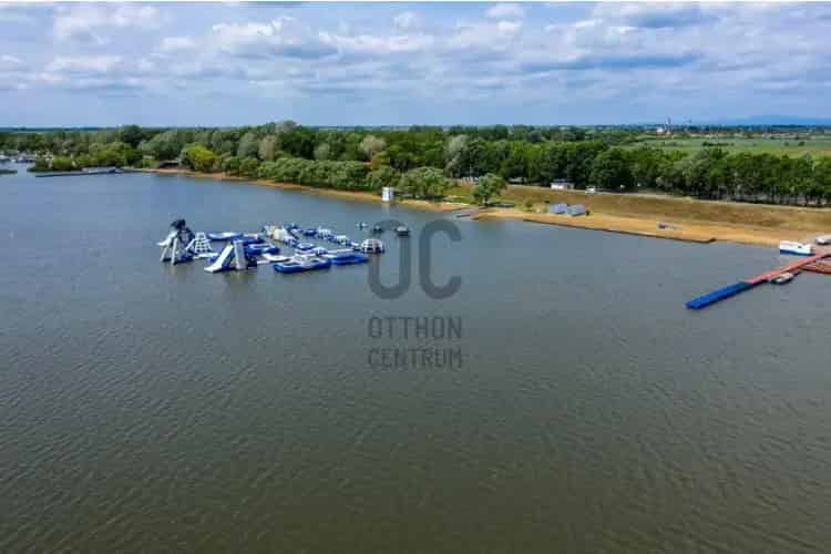 Sarudi elado telek 13 hektar Tisza-to parton termalvizzel