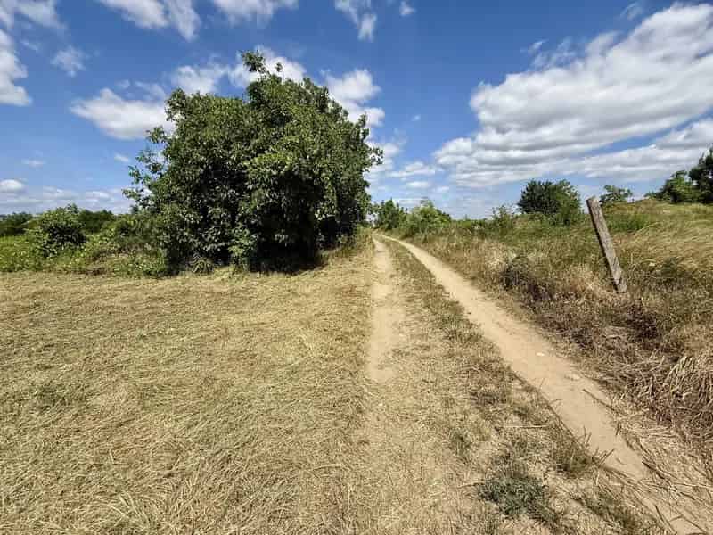 Mór Vénhegy 1125 m2-es zártkerti telek eladó