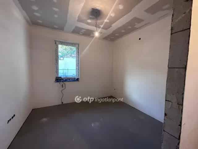 111 m2-es ikerház fél eladó - Modern kényelem CSOK-kal
