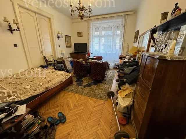 Budapest I Kerulet 83 nm-es 3 szobas Foldszinti Lakas Elado