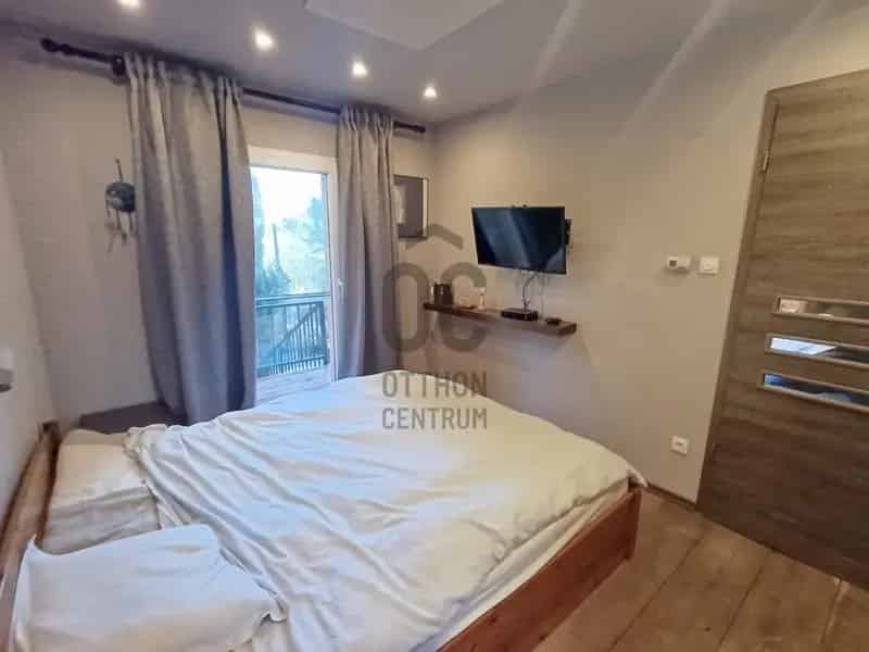 Budaliget panorámás családi ház középkorúaknak