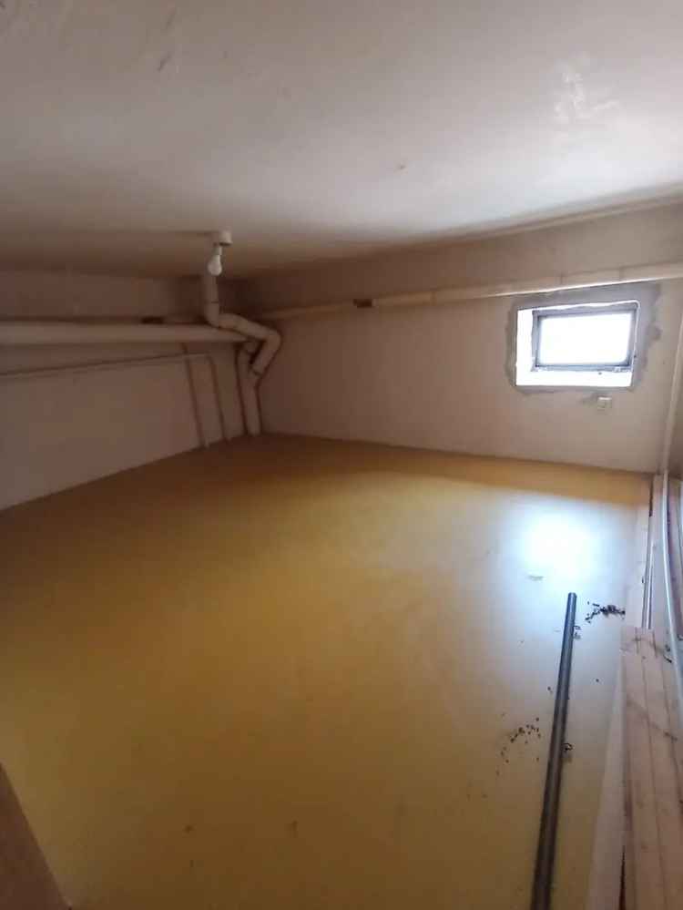 37 m2-es Galériázott Üzlethelyiség Lakásként is Alkalmas Pécs Belvárosában