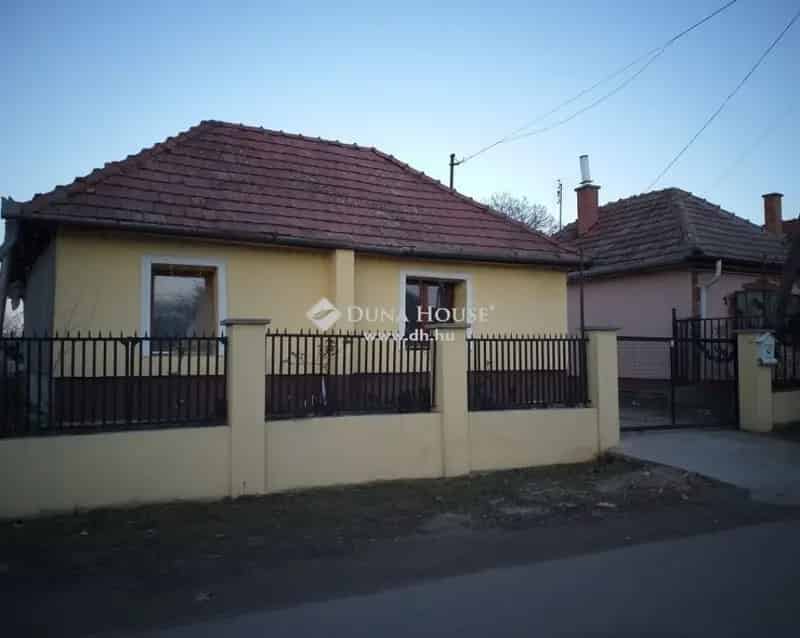 Pilis - Családi ház eladó nagy telekkel