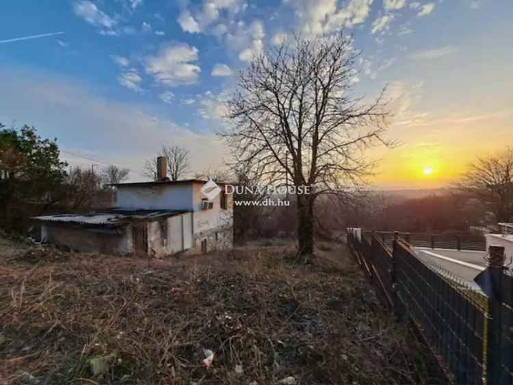 Sashegyi panorámás telek eladó 4 lakásos társasház és 2 generációs ház építésére