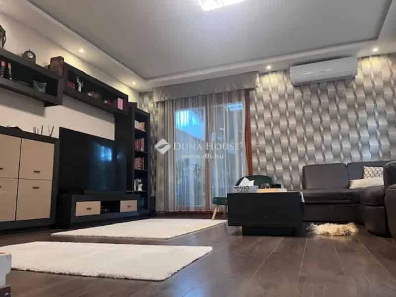 Nappali + 4 hálószoba Sóstóhegyen wellness-szel
