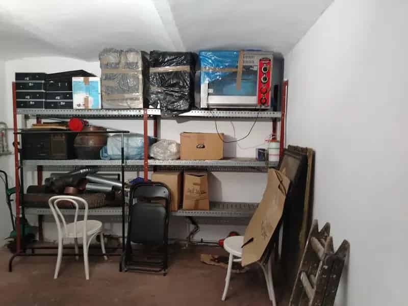 Eladó ház IX kerületben telekkel és melléképülettel