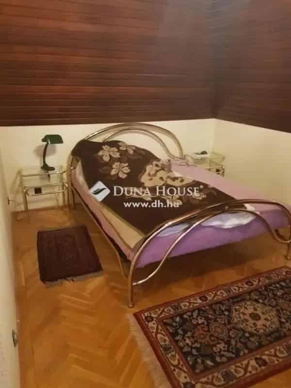 Sashegyen 352m2-es 7 szobás ház eladó