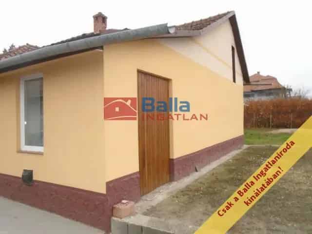 Tiszakécske családi ház eladó 63nm 2 szoba felújított