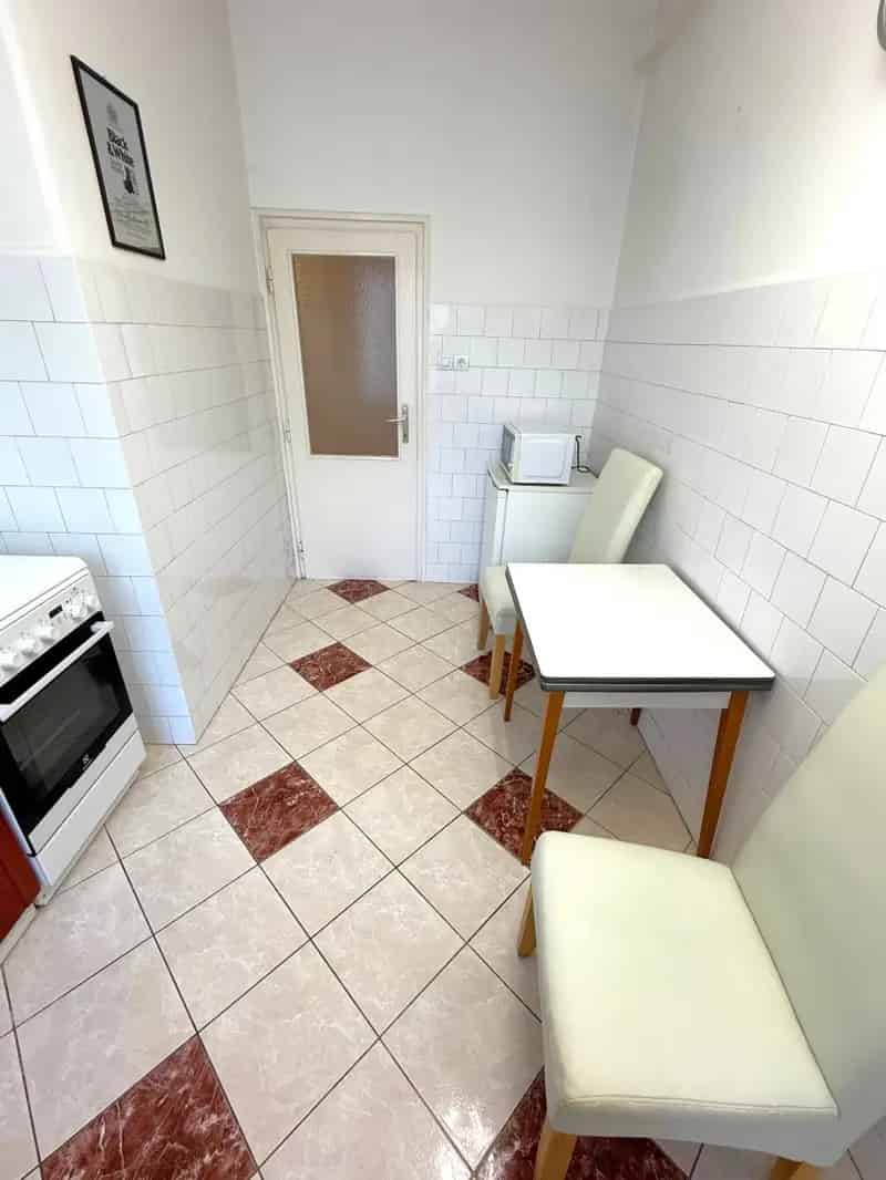 Pécs Keleti 54 nm-es 2 szobás tégla lakás eladó