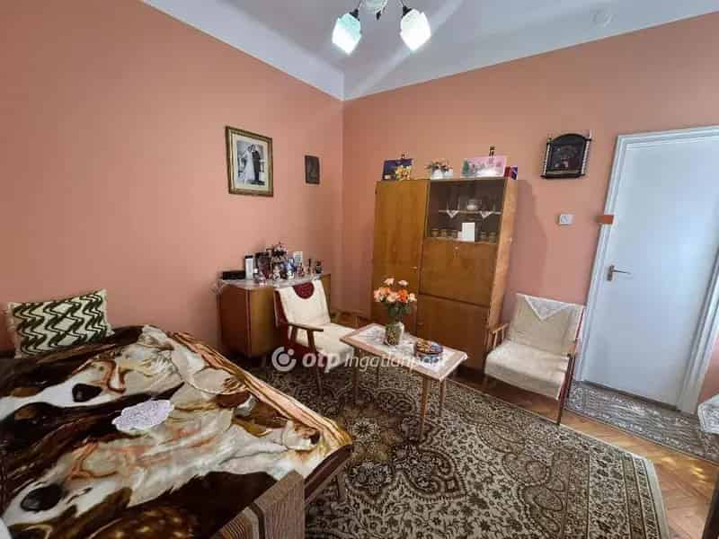 Debrecen belvaros 60 nm-es hazresz elado