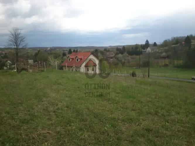 Salomvári építési telek eladó 1098 nm összközműves