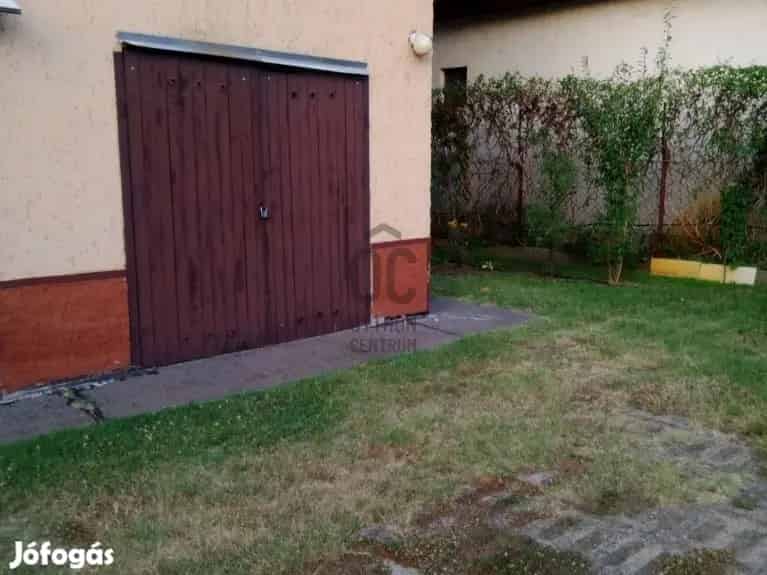 Komlóssy úti garázs eladó Debrecenben 15nm