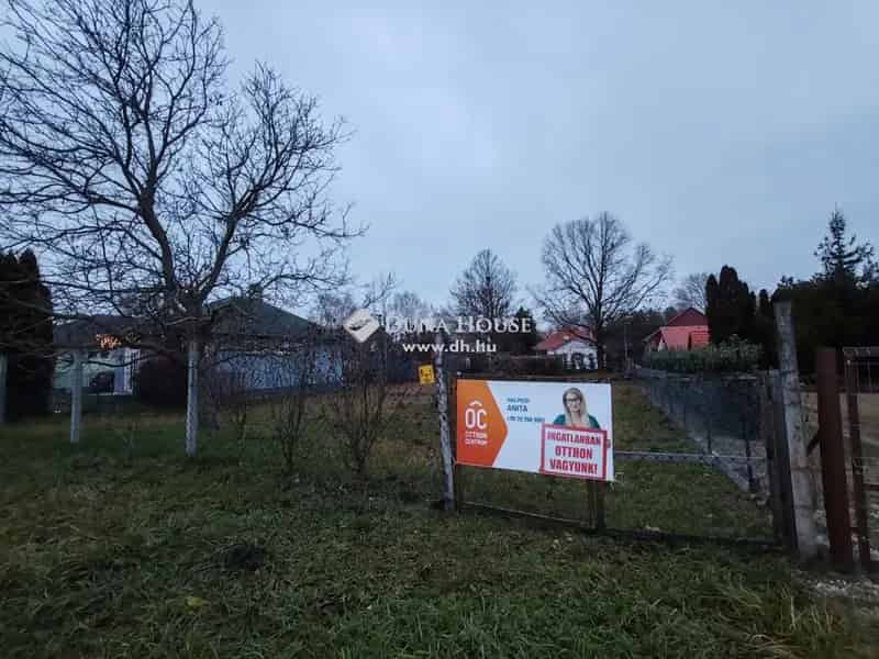 Balatonfenyvesi Telek Eladó - 776m2 - Családi Ház Építésére