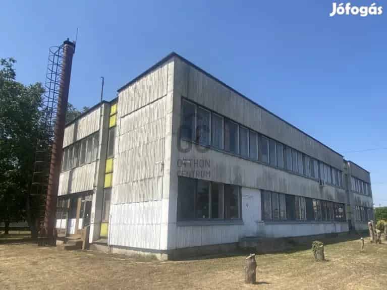 Hajduszoboszlo elado 760 nm-es ipari ingatlan
