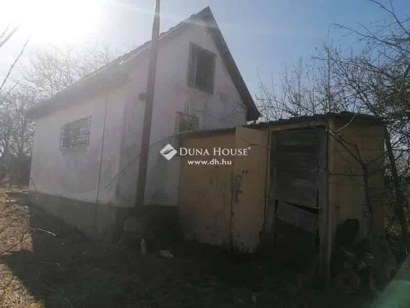 Hétvégi ház eladó Hatvan külterületén