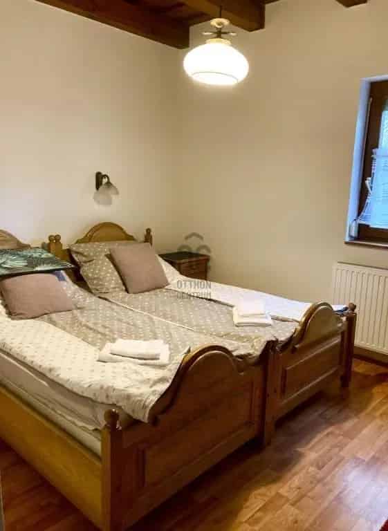 Kehidakustány Apartmanház Eladó Összeköltözőknek Szobakiadóknak