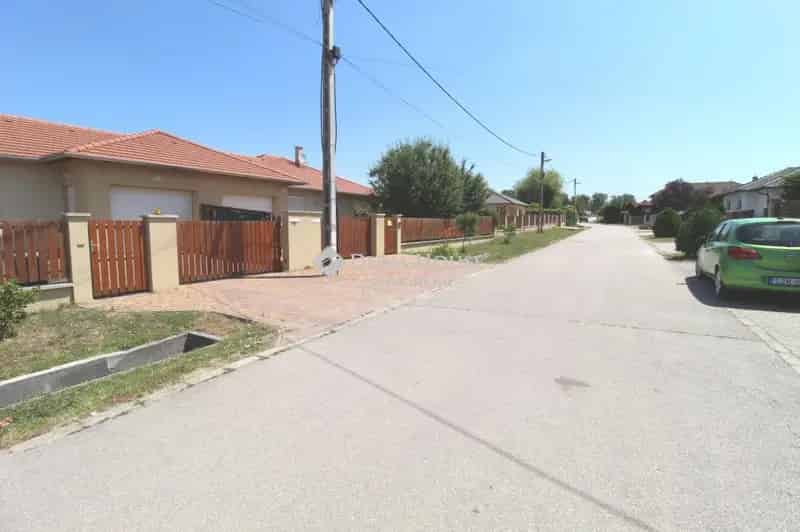 86 nm-es 2 hálószobás ikerház Nagytarcsán