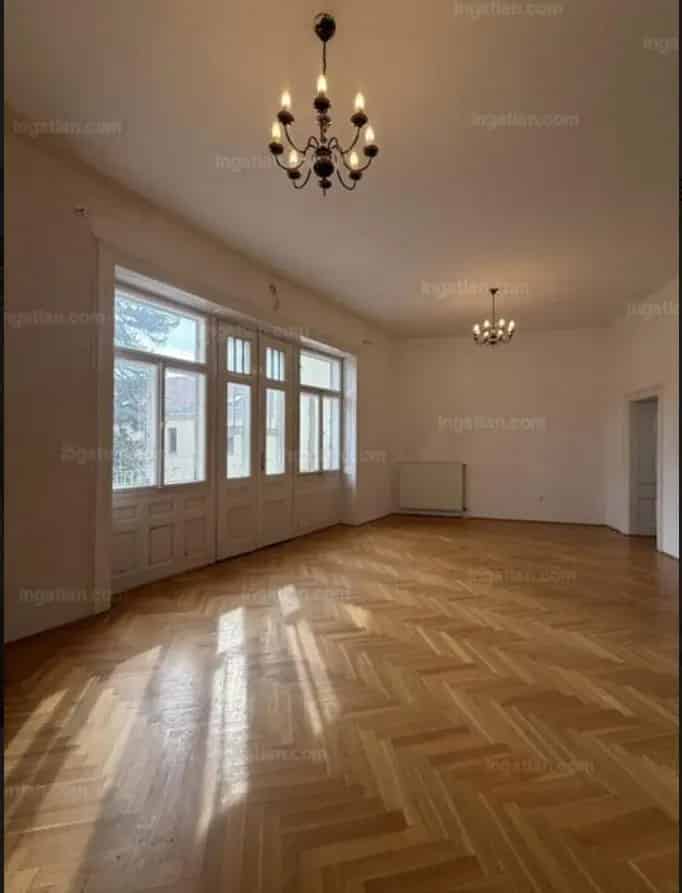 Ház Kiadó , Szekszárdi járás, Dunántúl