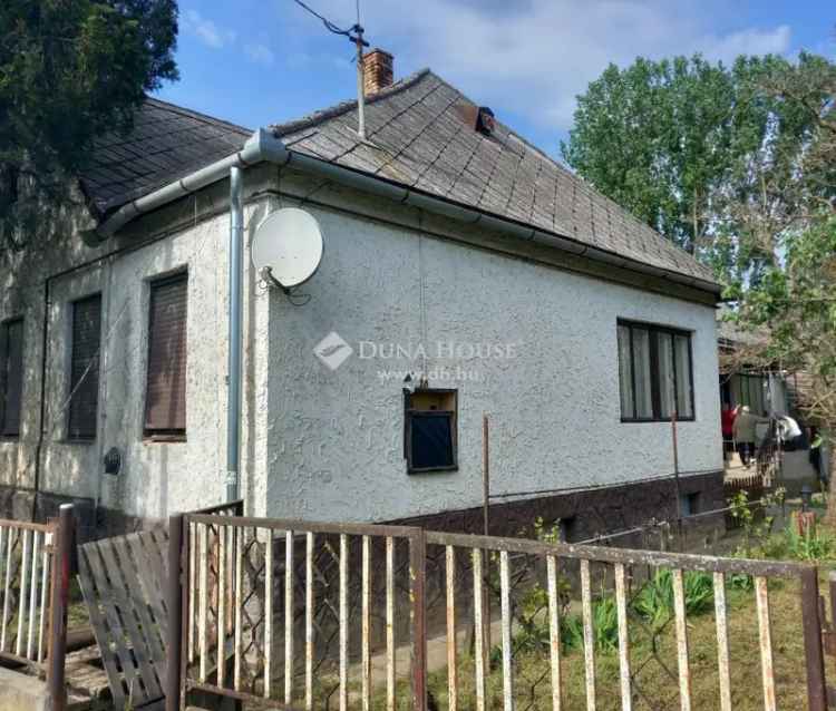 Gyulajon eladó 130 nm-es családi ház nagy telekkel