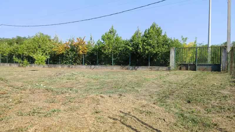 647 m2-es építési telek eladó Majosházán