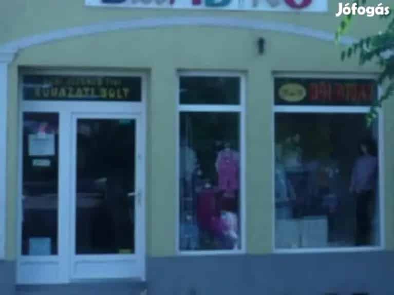 Pásztó családi ház üzlethelyiséggel eladó