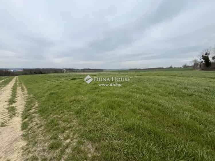 Nemesbükki építési telek eladó - 2163 m²