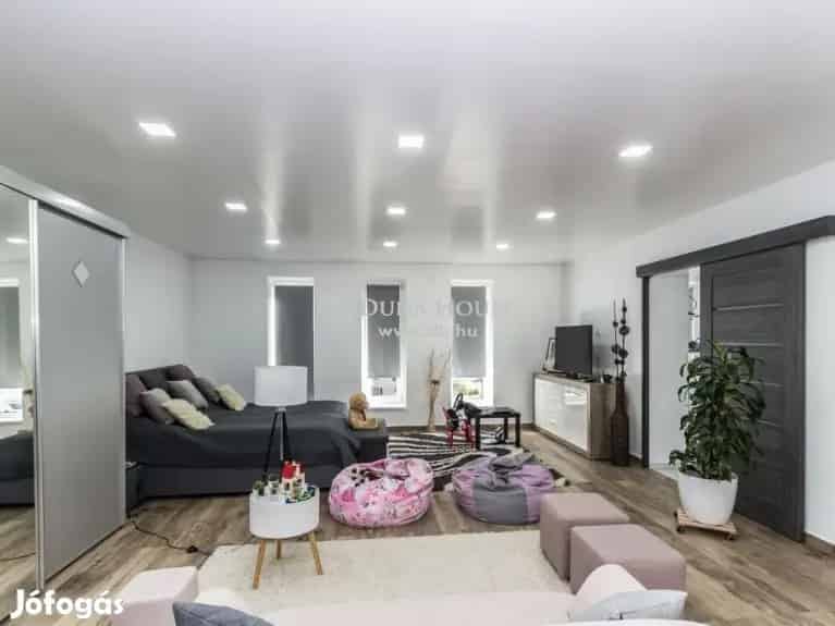 Eladó ház Szombathelyen - modern minimalista családi ház