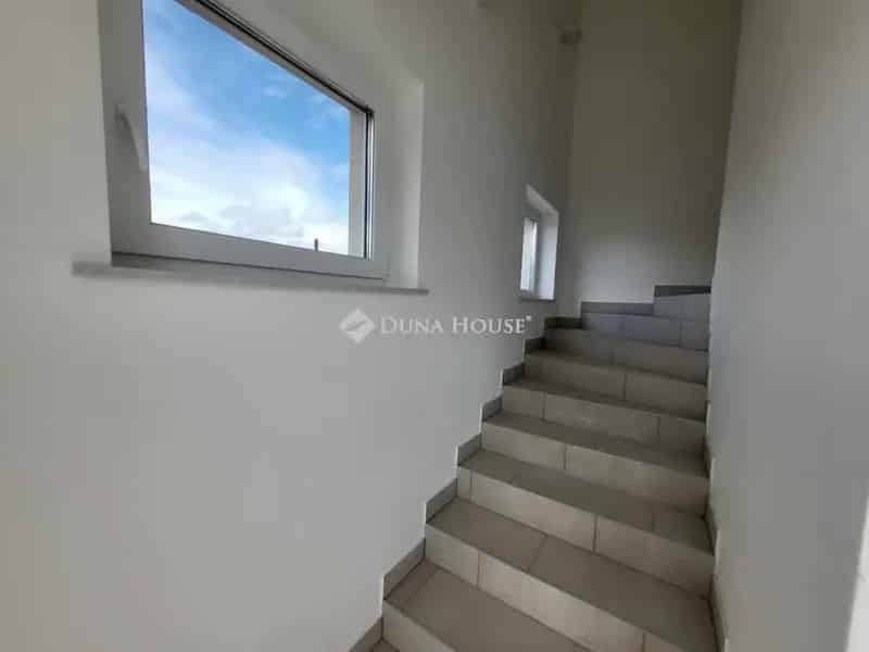 Fót Központi Részén Kiadó Iroda 65m2
