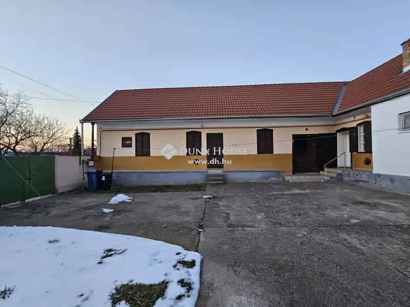 Véméndi Parasztház Eladó - 4 Szoba - 2500m2 Telek