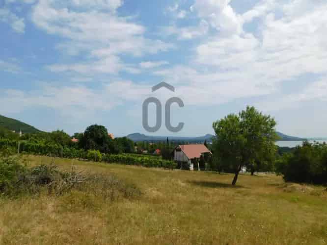 Balatongyöröki panorámás telek eladó