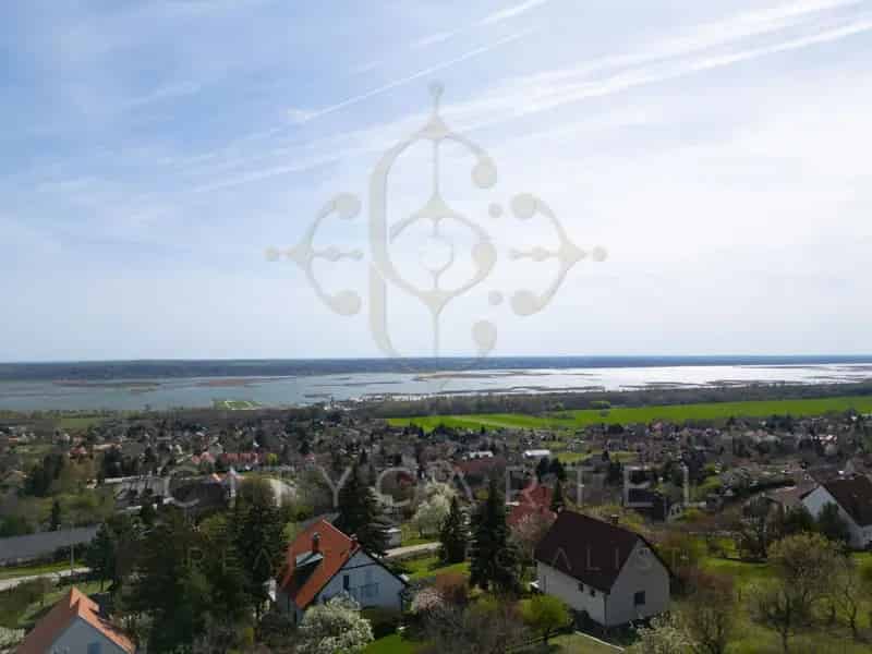 Luxusvilla Velencei-tó panorámával Bence-hegyen
