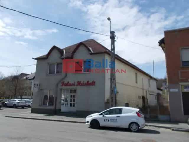 Ózdi családi ház eladó üzlethelyiséggel 3 1 félszoba