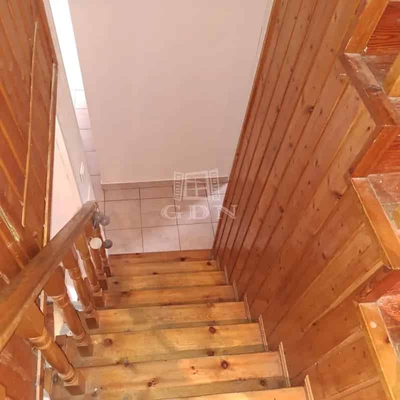 170 m2-es családi ház Pétfürdőn - zöldövezet, garázs, 3 szint