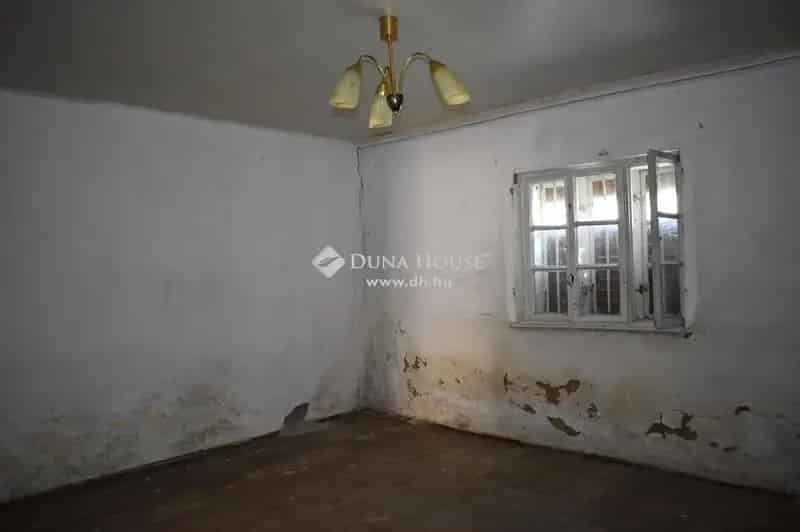 Bőn eladó felújítandó családi ház 1054 m2-es telken