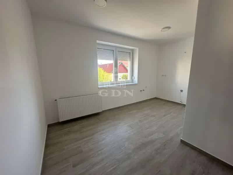 Felujitott 2 szintes ikerhaz Szombathely kertvarosaban