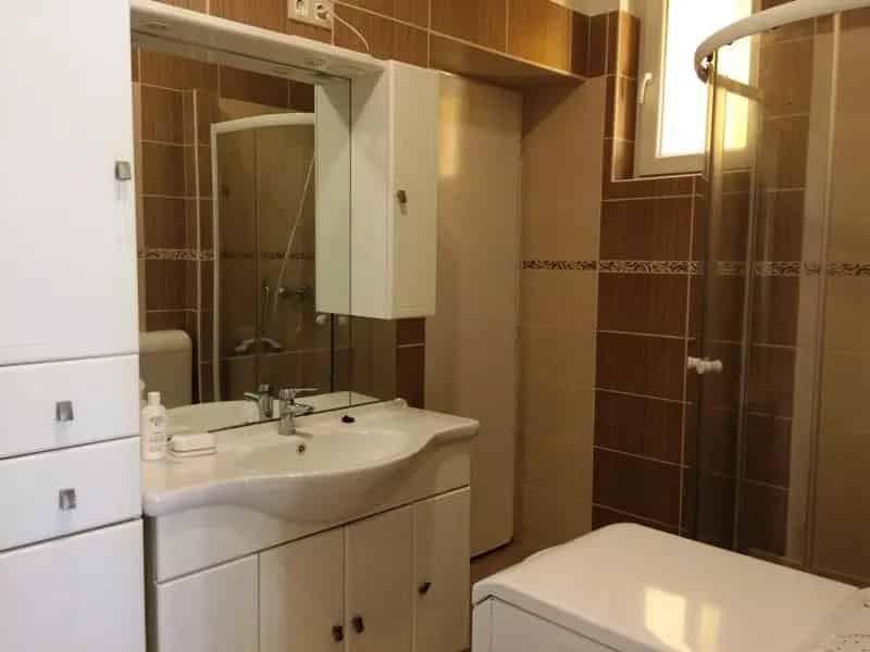 Pécs Garzonlakás Kiadó 34m2 Felújított Erkélyes