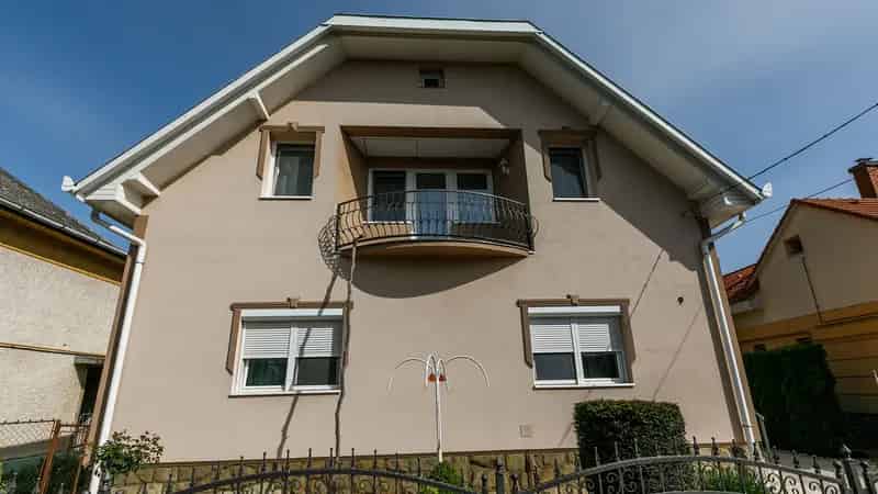 Balatoni családi ház eladó - 33800