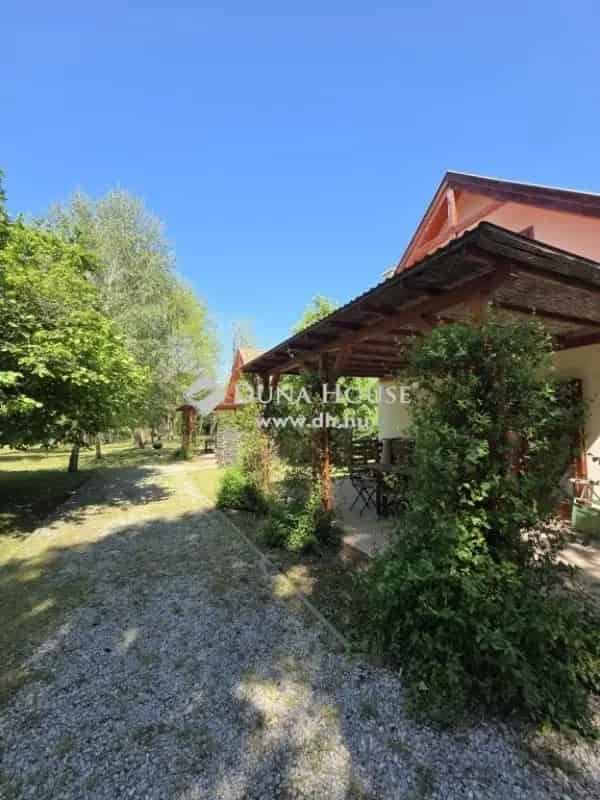 Vízvári Ingatlan Eladó 12000 m2 3 Vendégház Kempinggel