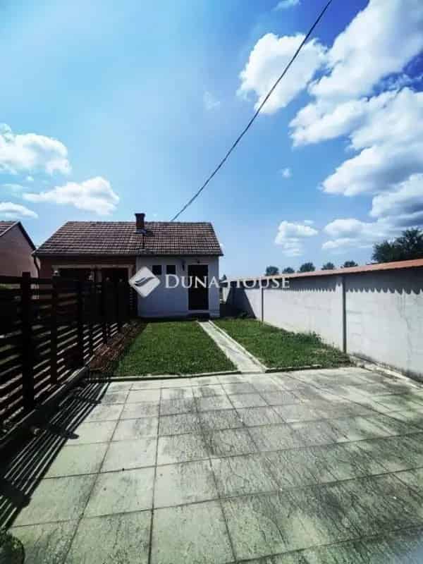 Bonyhád Sorház Eladó 82m2 3 Szoba Gázcirkó Garázzsal