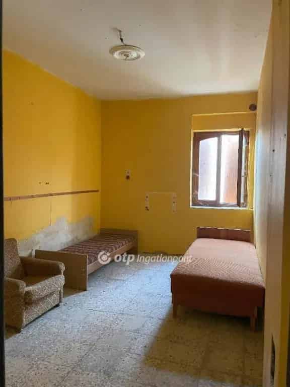 145m2-es családi ház Tolna megye Bátaszék-Lajvér