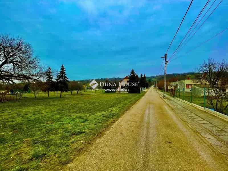 Kőröshegy 855 m2-es Építési Telek Eladó