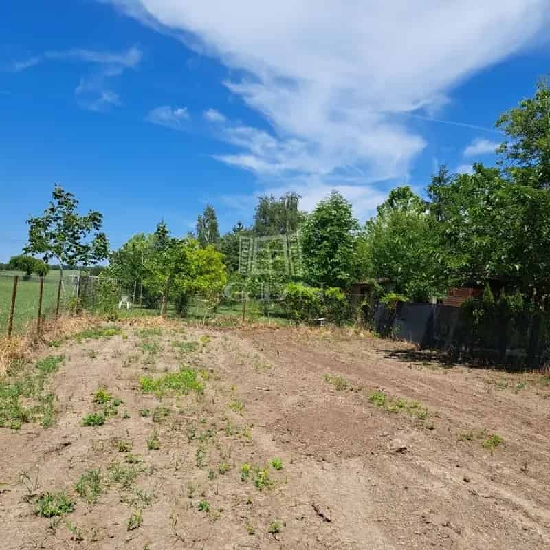 Balatonkenesei Telek Eladó 410 m2 15% Beépíthetőség