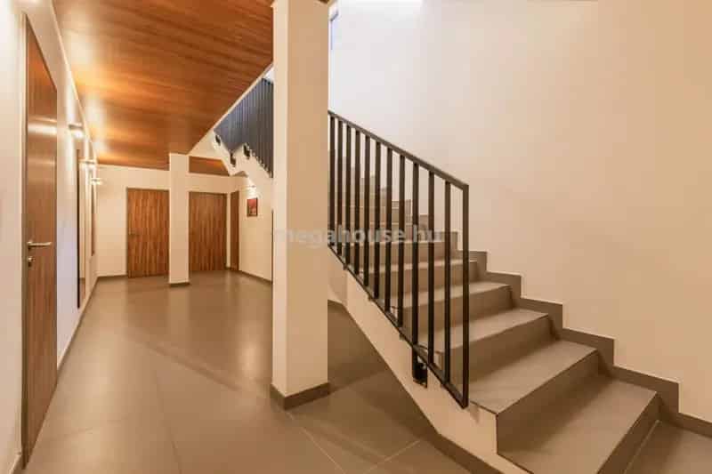 LUXUS VILLA SVABHEGYEN Elado 620nm 1713nm Telken