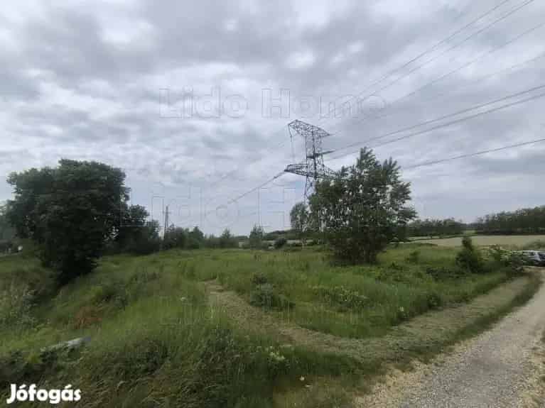Ipari terület eladó Vámosszabadiban 5572 m2
