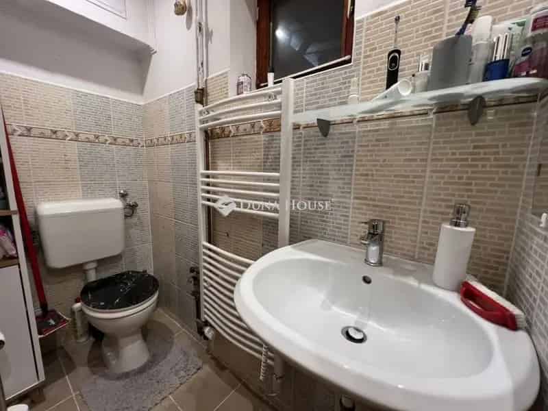 Balatonalmádi Családi Ház Eladó - Felújított, Csendes, Kerttel