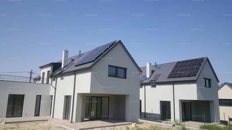 Exkluziv 226 m2-es családi ház Dunavarsányban eladó