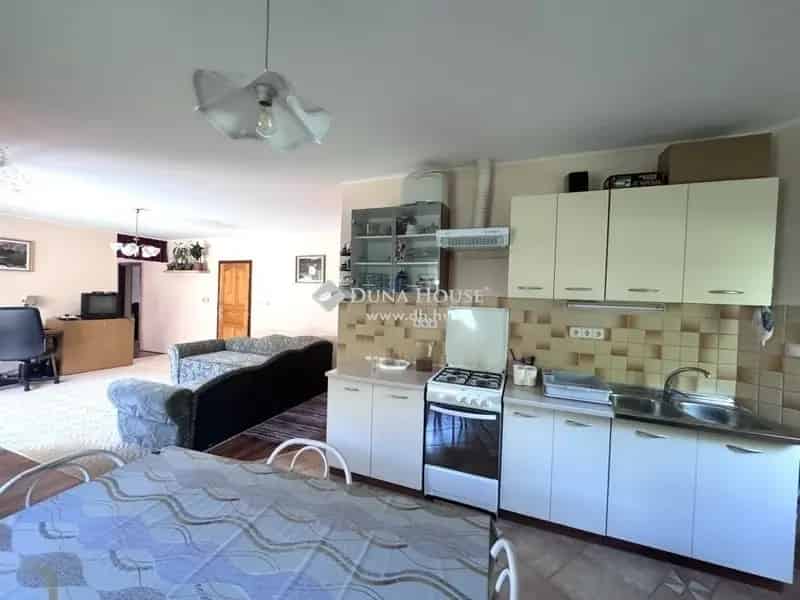 Nagykozár - 114m2-es családi ház eladó garázzsal