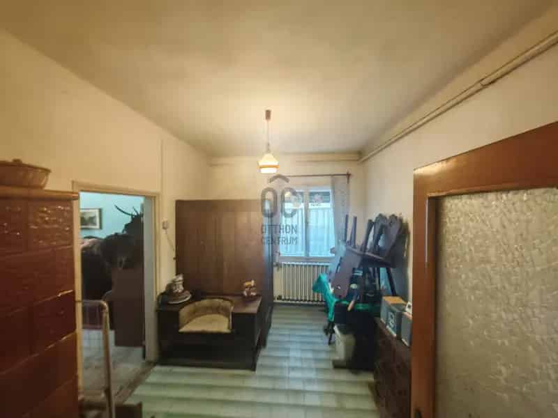Esztergom Viziváros 85nm-es ház felújítandó