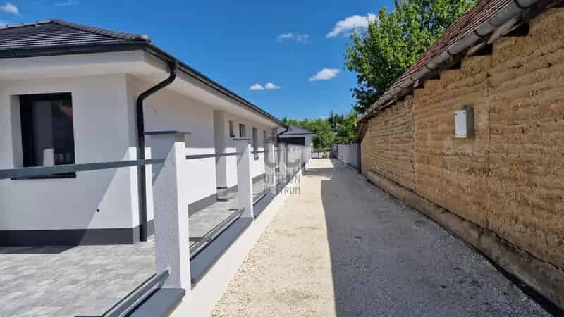 Alsónémed-i családi ház 4 szobával és 2 állásos garázzsal