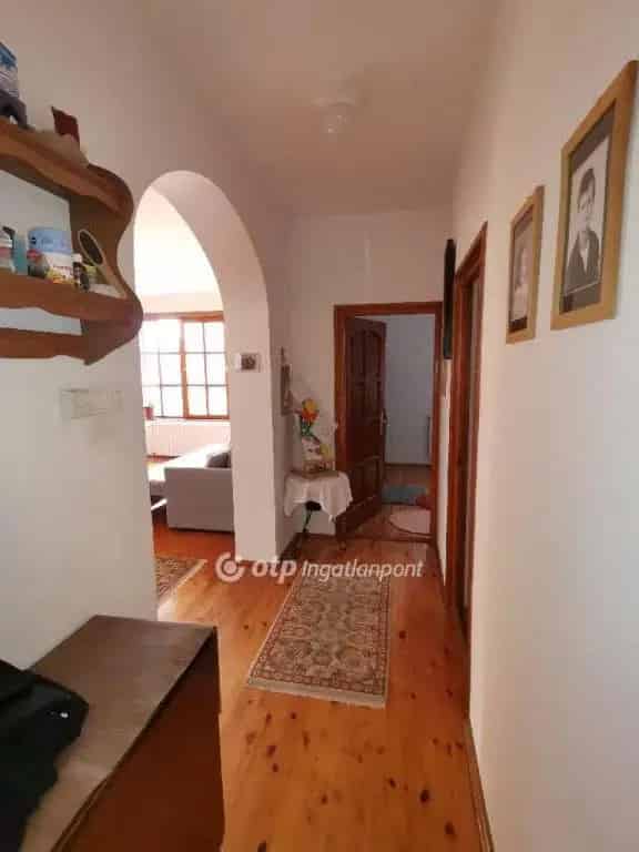 Békéscsaba 158nm 3 szobás családi ház 9000nm-es telken